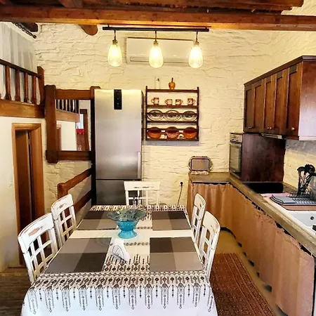 Holiday home Mannashouse Embonas